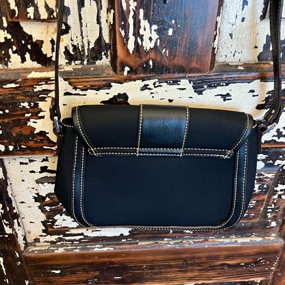 Vintage women’s small Etienne Aigner black canvas and leather bag. - Picture 3 of 9